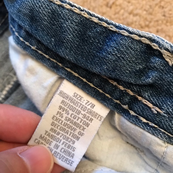 Rue 21 High Waist Distressed Denim Shorts Womens Size 7 Lace Peekaboo Pockets - Picture 8 of 14